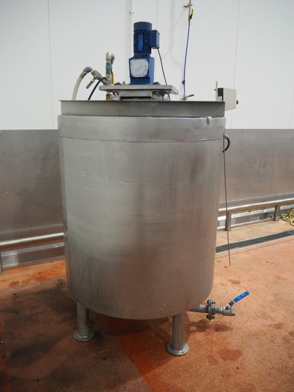 Stainless Steel Tank 1000 lts with Stirer and Pump Pic 03